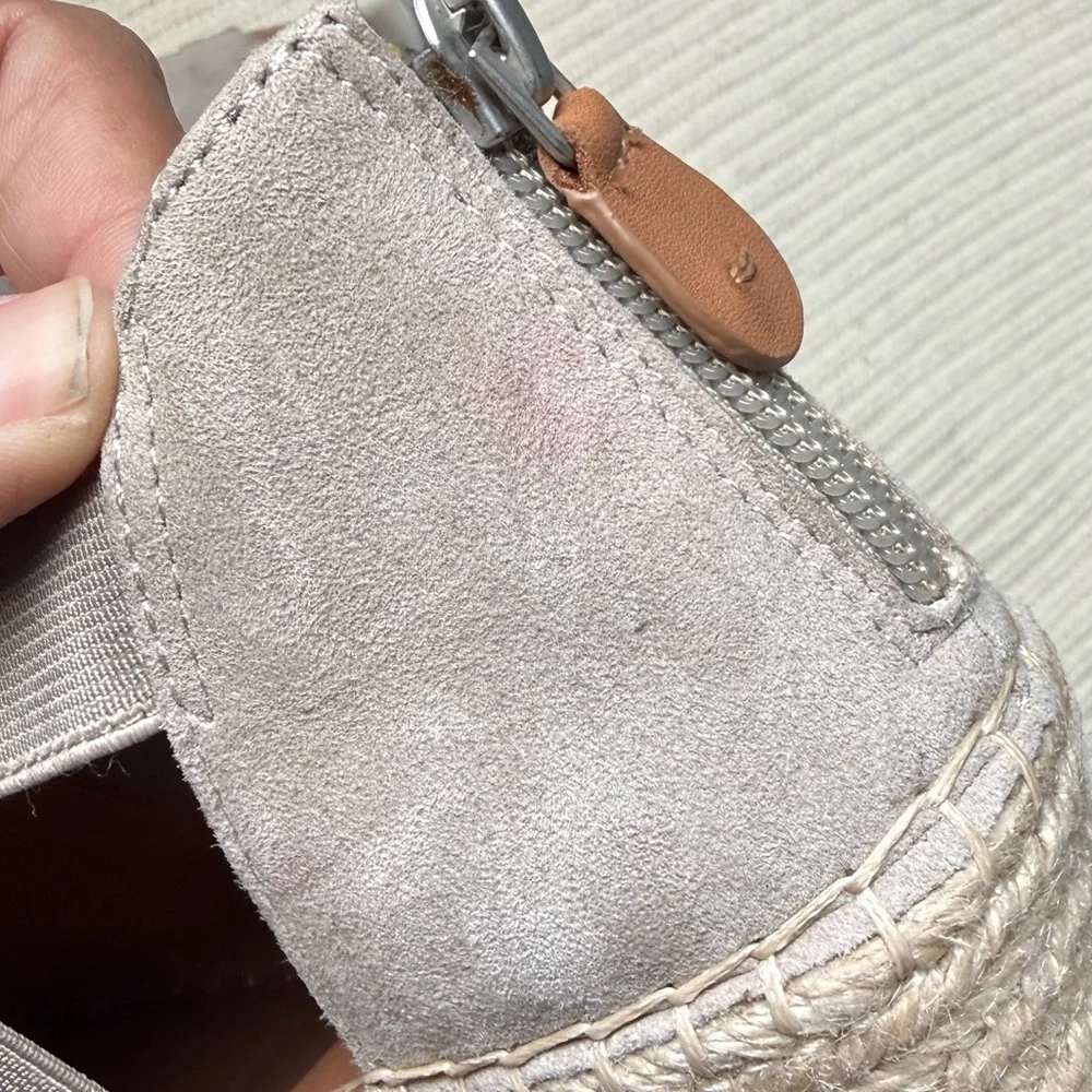 Gentle‎ Souls Wedges
